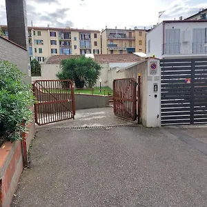 lungarno-32-with-private-parking.it-tuscanyhotel.com/